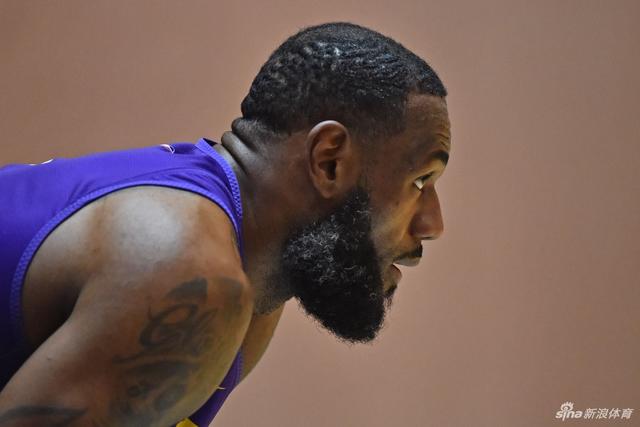 上海市足协贺电海港：上海职业足球首个双冠王